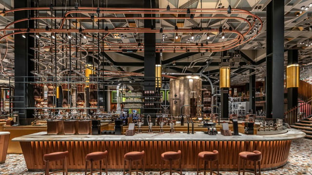 Starbucks'ın 47 Yıldır Uzak Durduğu İtalya'da Açtığı İlk Şubesinden Nefes Kesen Detaylar