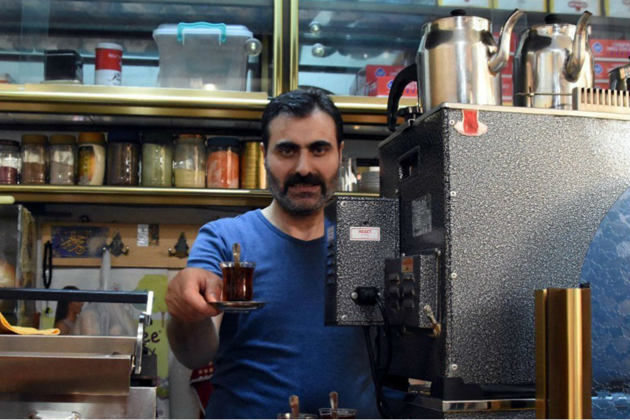 25 Yıldır Çay Ocağı İşletmesine Karşı Hayatında Hiç Çay İçmemiş Olan Adam
