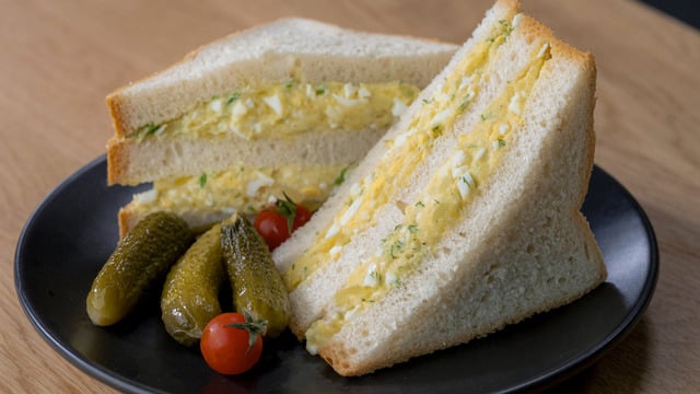 10 Dakikada Hazır: Patatesli Yumurtalı Sandviç