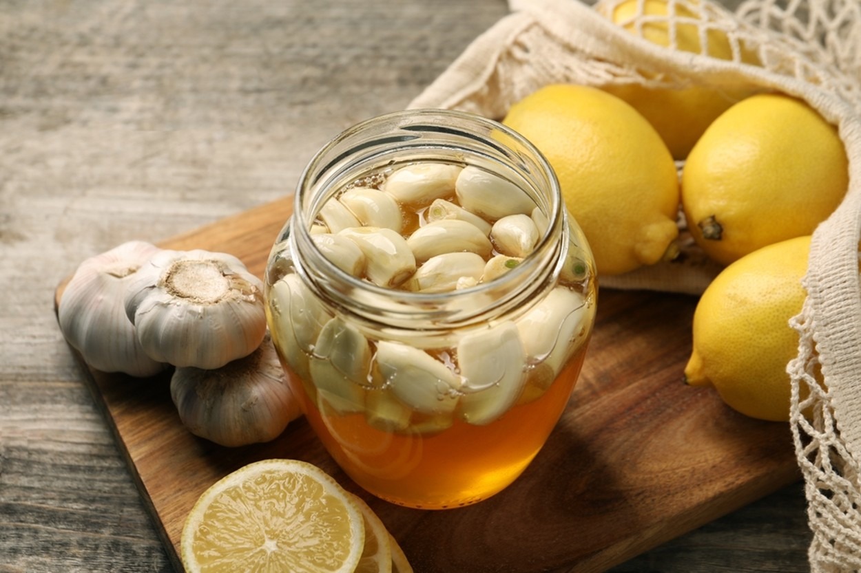 Kolestrolü Düşürmekten Yağ Yakmaya Her Derde Deva: Limon Sarımsak Kürü