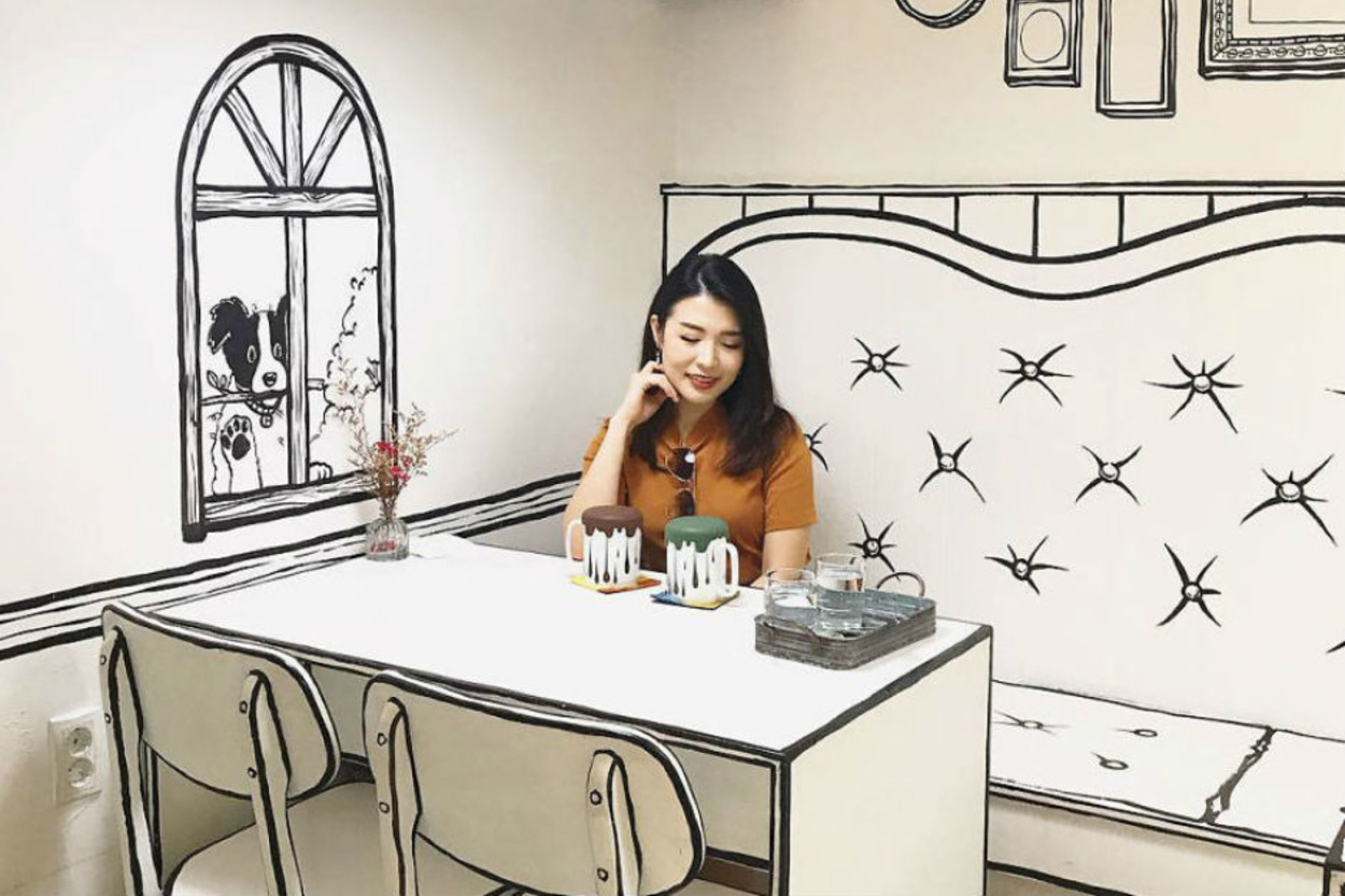 Gidenlerin Kahvesini İçerken Kendini Bir Karikatürün İçinde Hissettiği Sıra Dışı Kafe