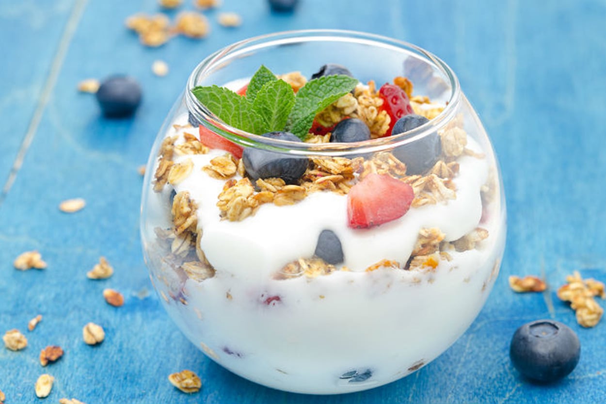 Spor Sonrası Tatlısı: Yoğurtlu Müsli