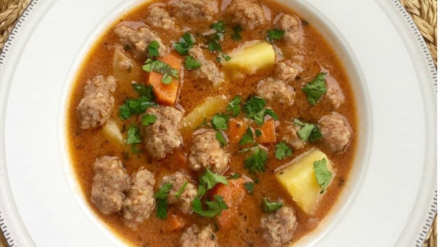 Dağılmadan Pişer: Bulgurlu Sulu Köfte
