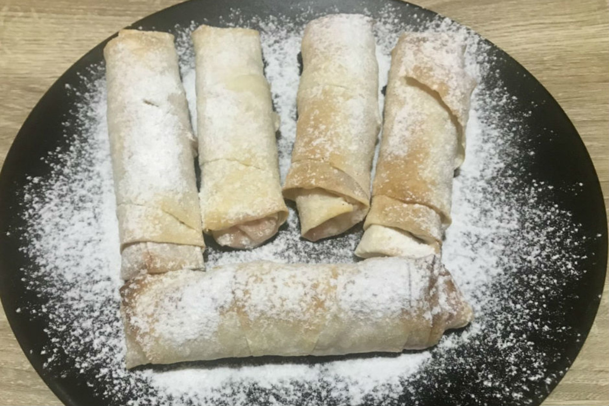 Çıtır Çıtır: Labneli Reçelli Börek
