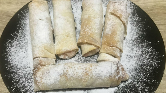Çıtır Çıtır: Labneli Reçelli Börek