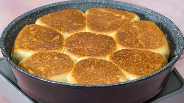 Hafta Sonu Kahvaltısına: Tavada Çiçek Poğaça