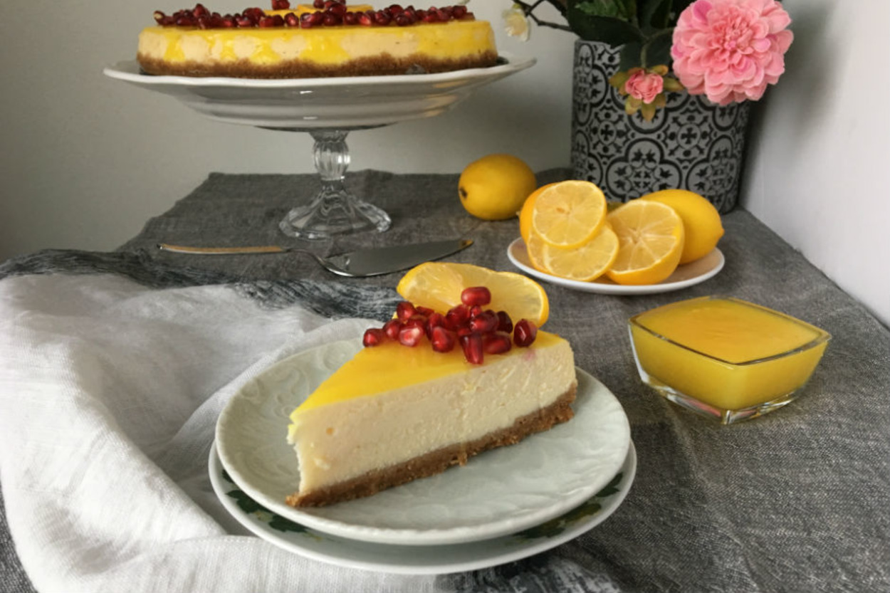 Üzeri Hiç Çatlamadan: Soslu Limonlu Cheesecake