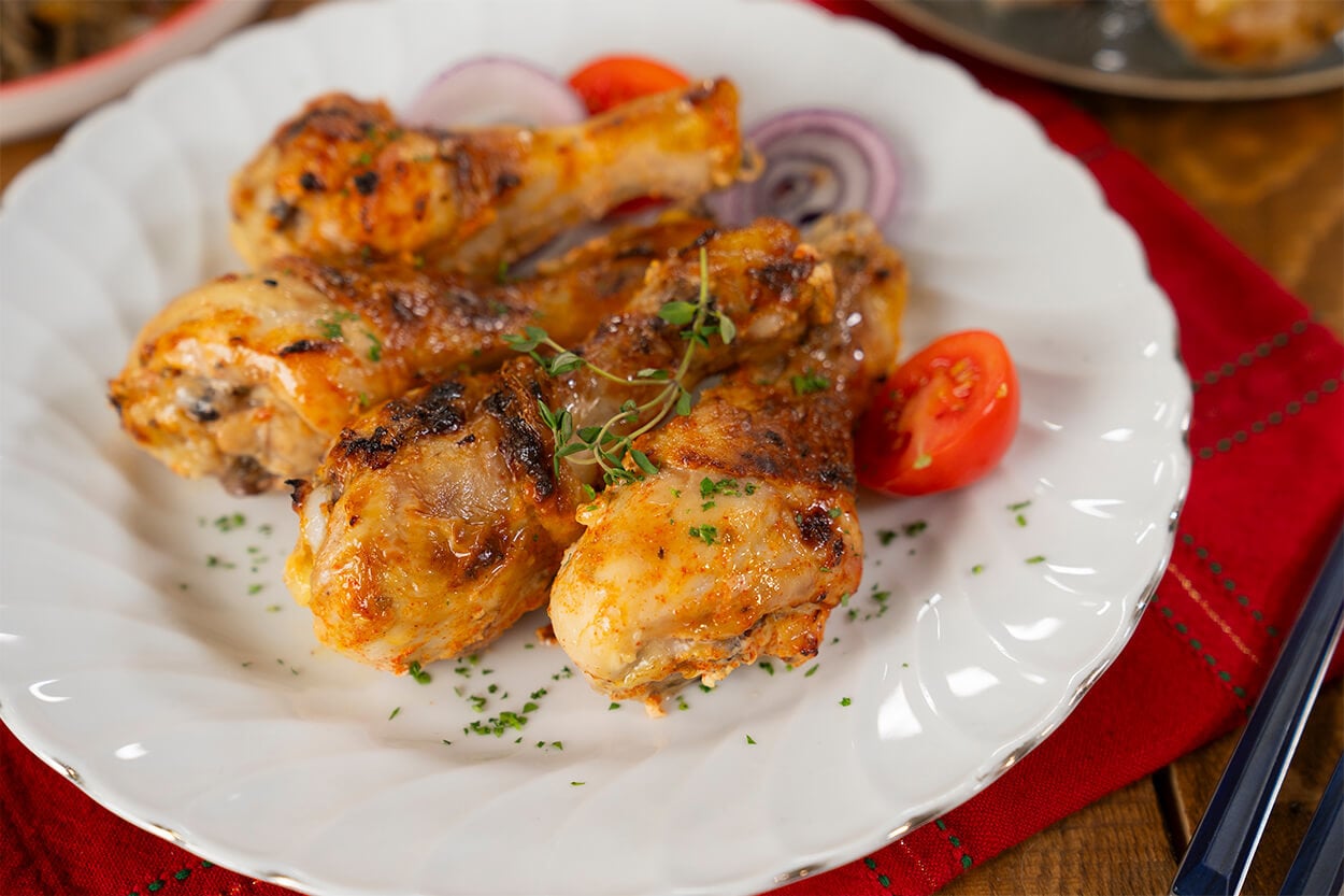 Yumuşacık Pişer: Fırında Soslu Tavuk Baget