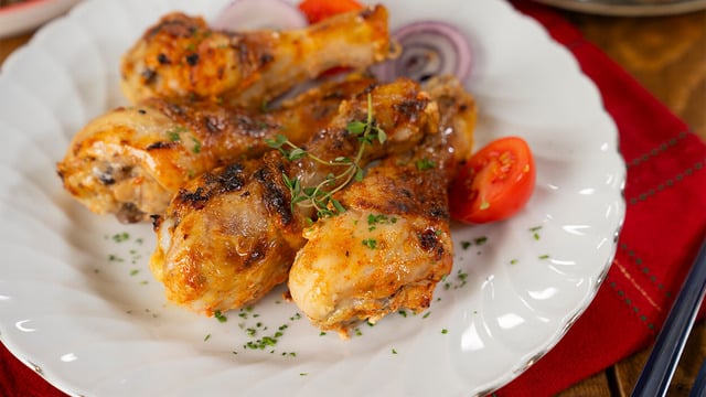Yumuşacık Pişer: Fırında Soslu Tavuk Baget