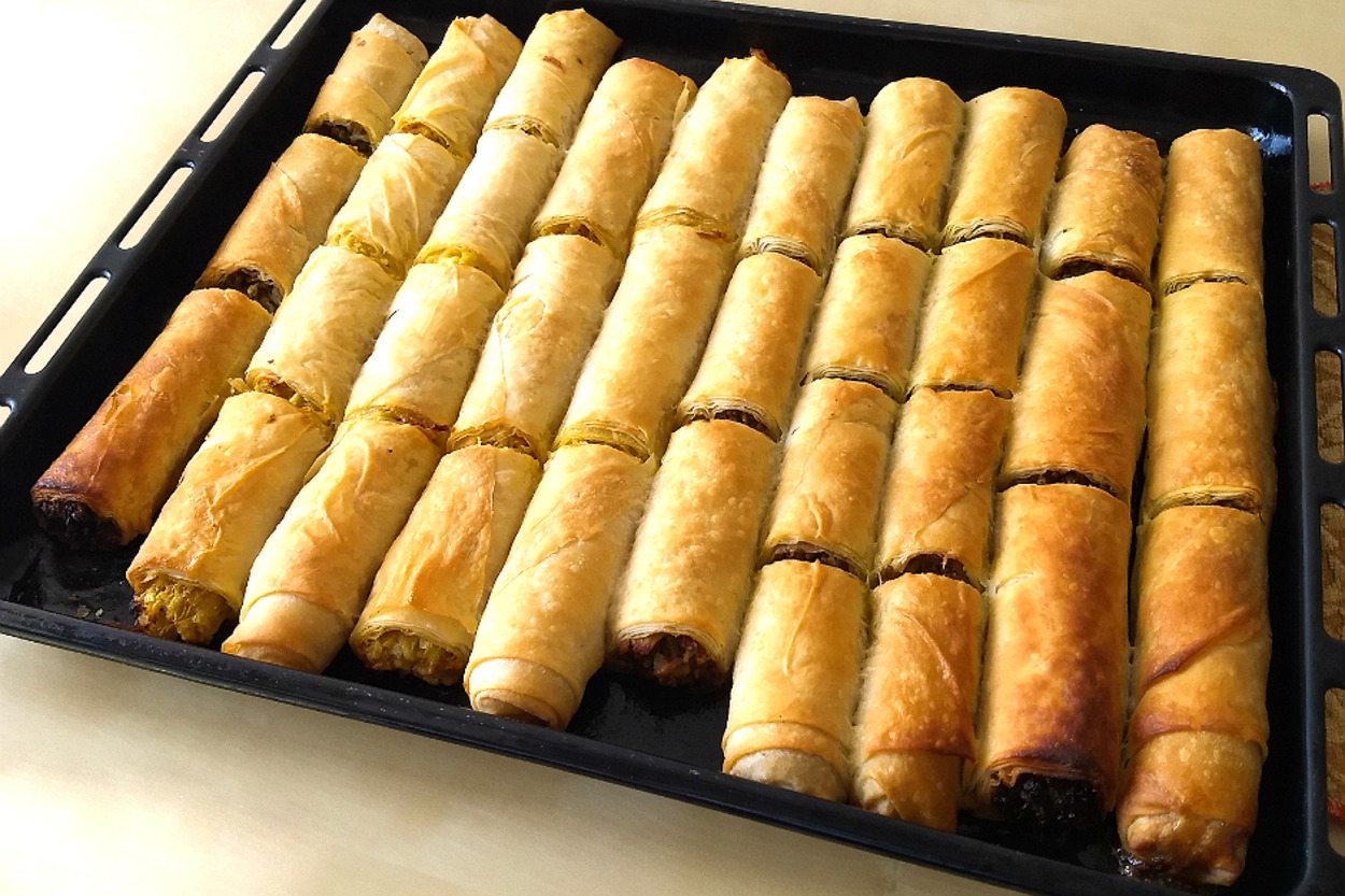 Baklava Yufkasıyla: Sütsüz Sodalı Börek