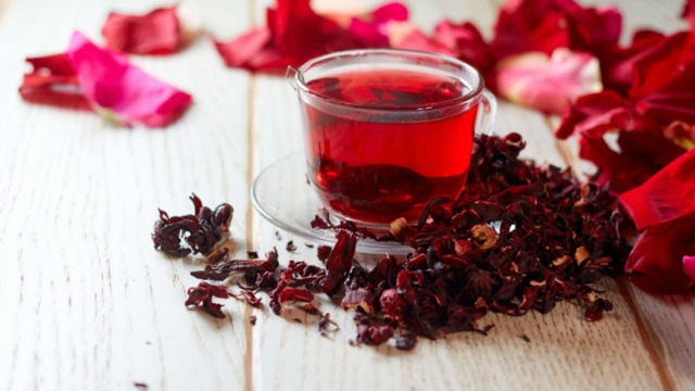 Hem Kış Hastalıklarına Hem de Fazla Kilolara Çözüm Olan Bir Mucize: Hibiskus