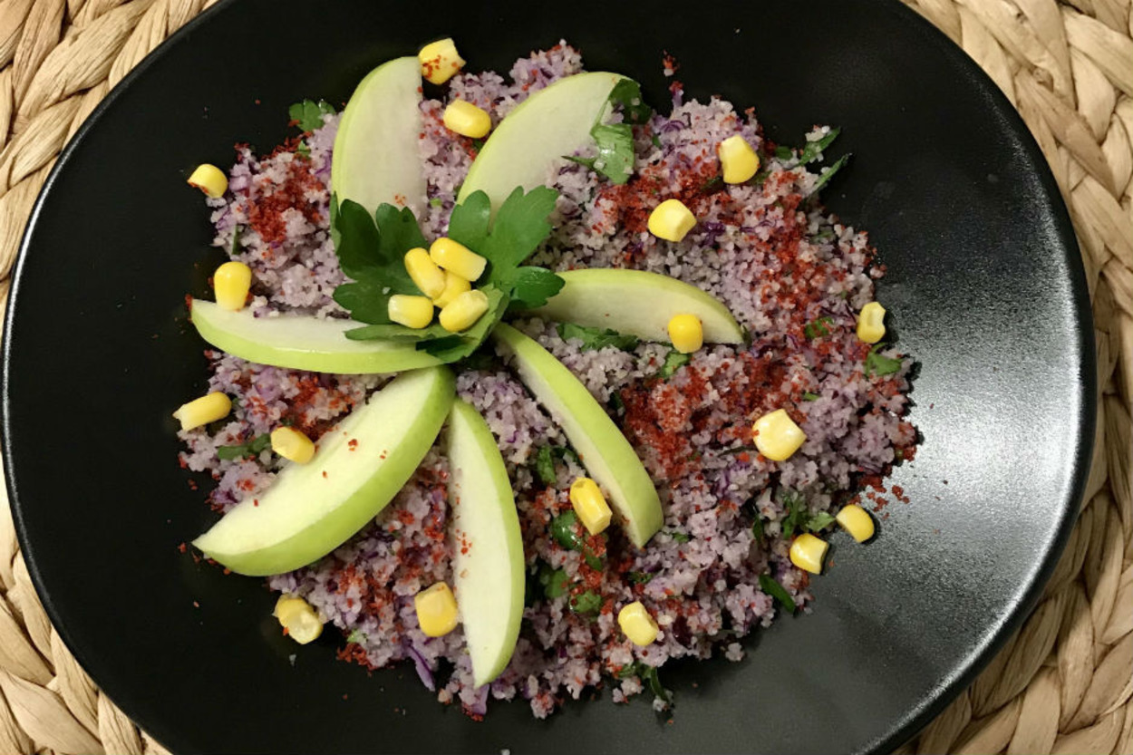 Rengarenk: Yeşil Elmalı Mor Salata