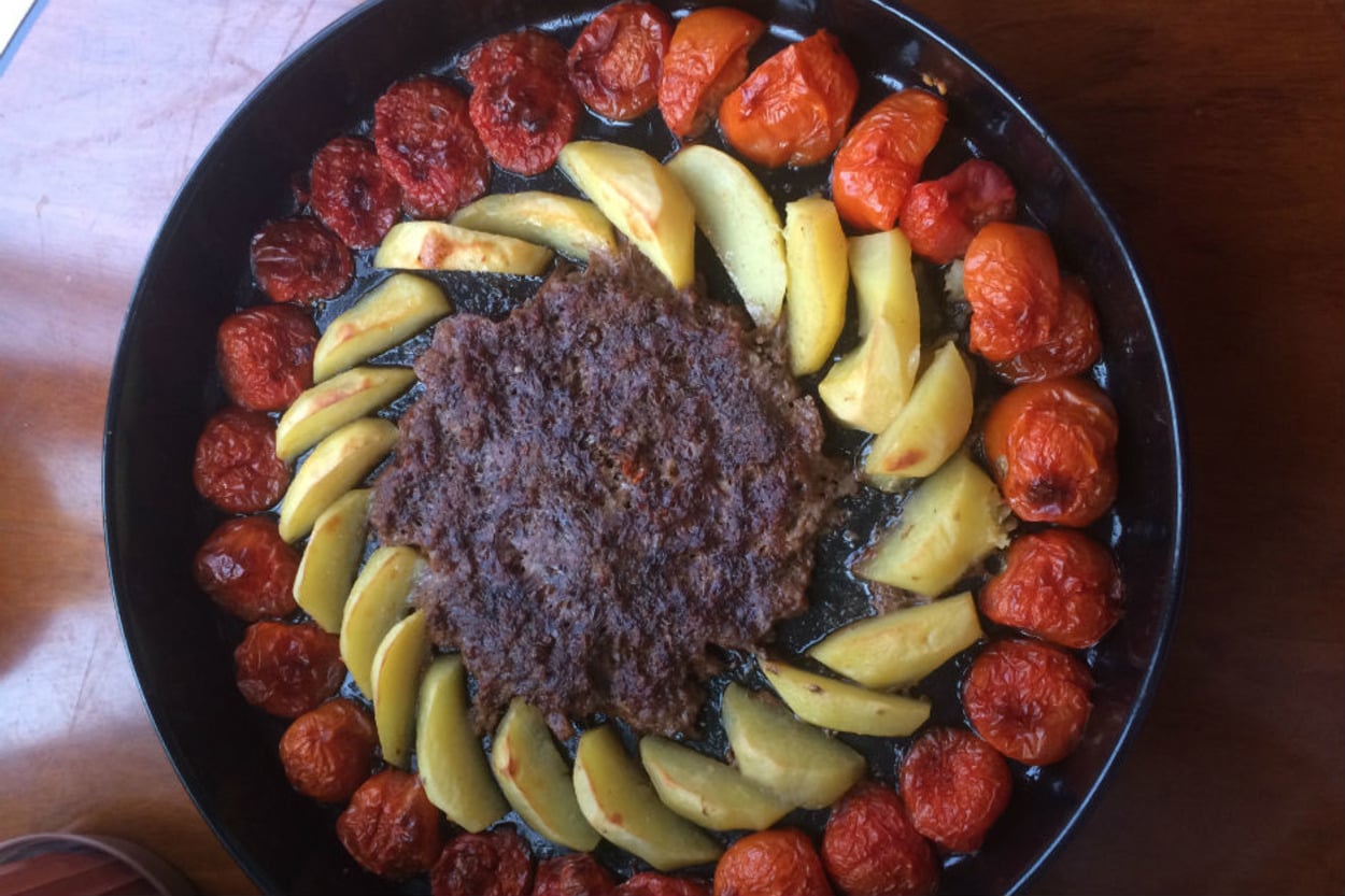 Kalabalık Sofralara: Fırında Kıymalı Domates