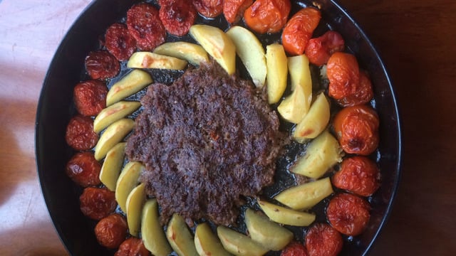 Kalabalık Sofralara: Fırında Kıymalı Domates