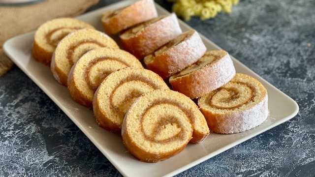 Kırılmadan Sarılır: Elmalı Rulo Kek