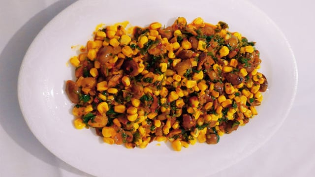 Hemen Hazır: Mısırlı Zeytin Salatası