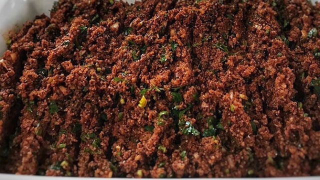 İkisi Bir Arada: Çiğ Köfte Tadında Kısır