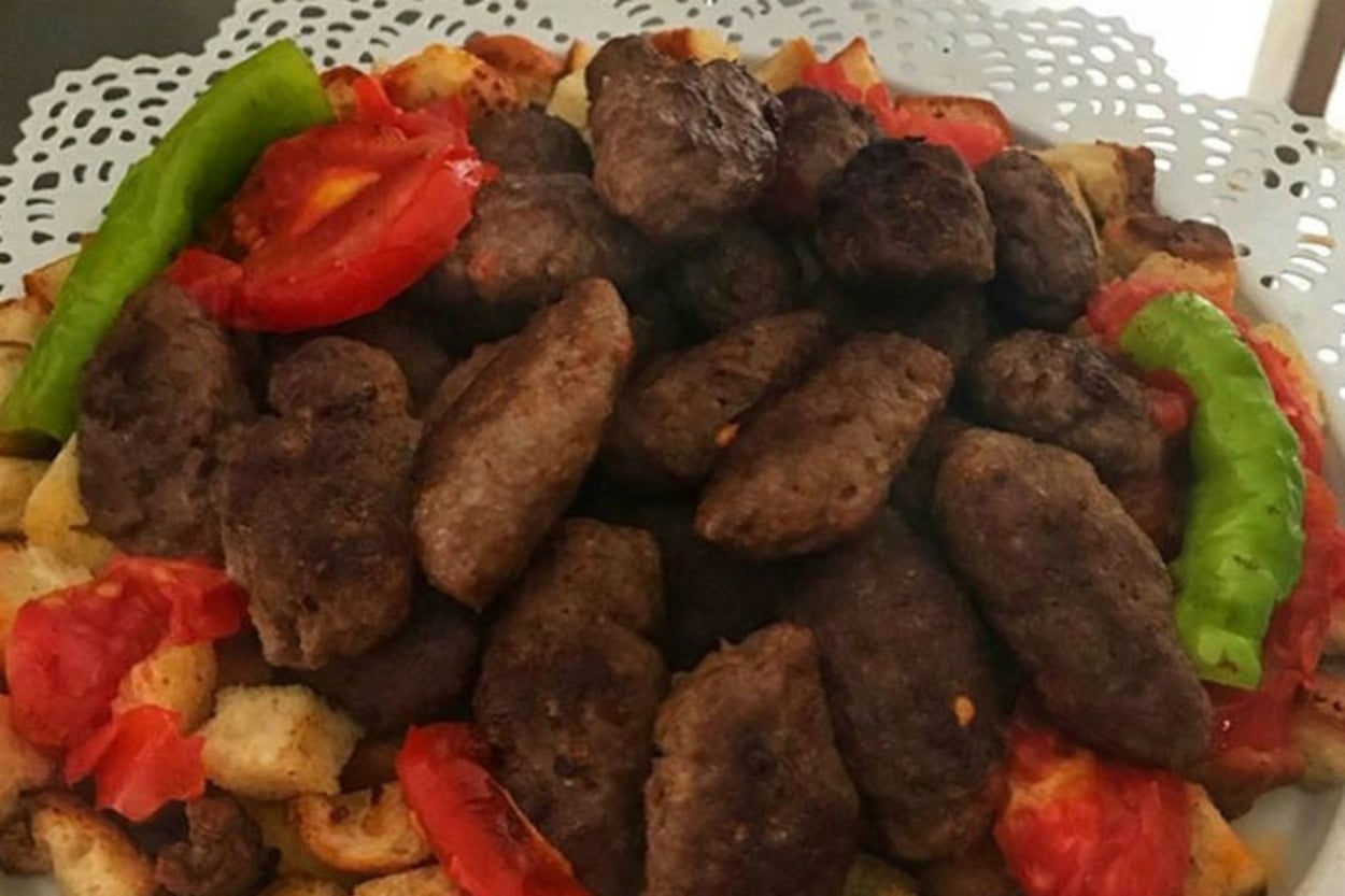 İsraf Karşıtı: Bayat Ekmek Kebabı