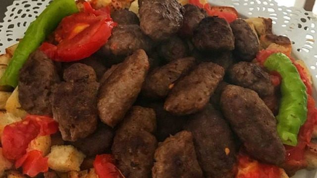 İsraf Karşıtı: Bayat Ekmek Kebabı