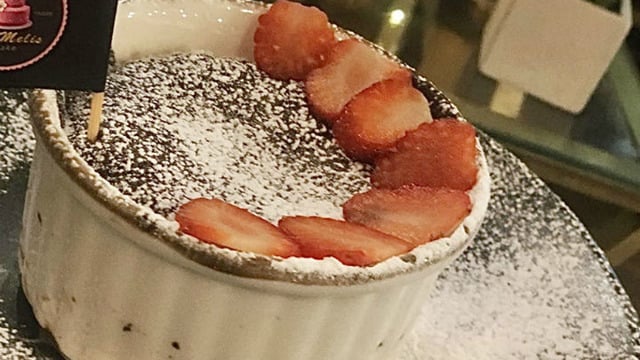 Sıcacık Akışkan Çikolatasıyla: Sufle