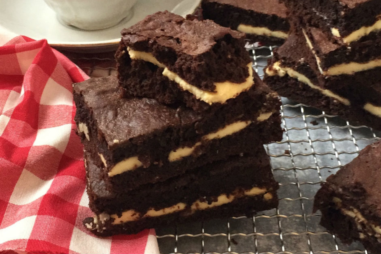 Kahvenin Yanına: Beyaz Çikolatalı Brownie