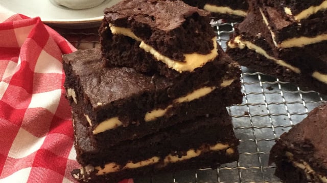 Kahvenin Yanına: Beyaz Çikolatalı Brownie