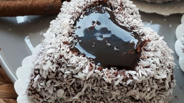 Enfes Atıştırmalık: Kakaolu İrmikli Lokum