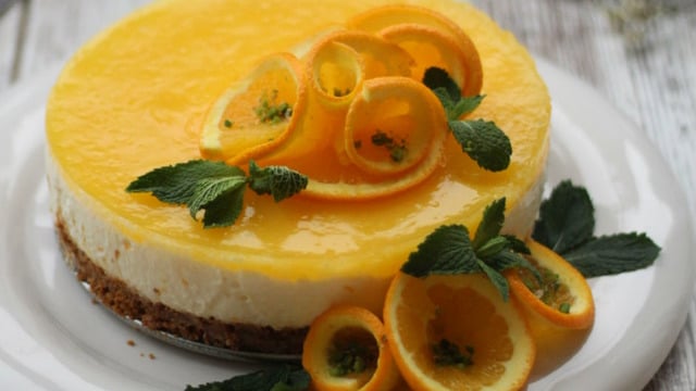 Üstelik Pişmiyor: Portakal ve Beyaz Çikolatalı Cheesecake
