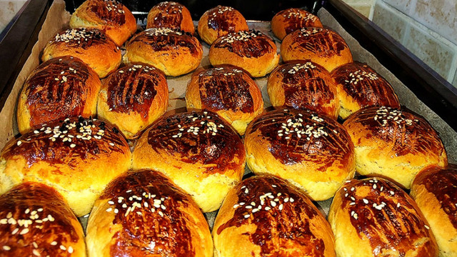 Böylesini Yemediniz: Yumuşacık Pastane Poğaçası