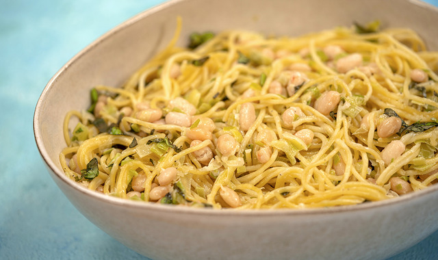 Sıradan Soslardan Sıkılanlara: Pırasalı ve Fasulyeli Spaghetti