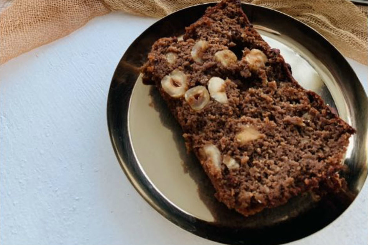 Beyaz Çikolata İlavesiyle: Fındıklı Glutensiz Muzlu Ekmek