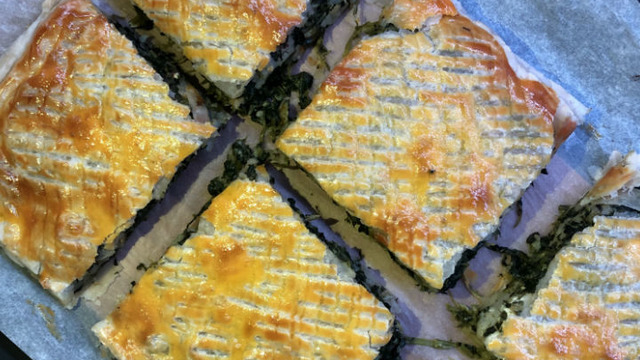 Hem de Milföyden: Üç Peynirli Ispanaklı Börek
