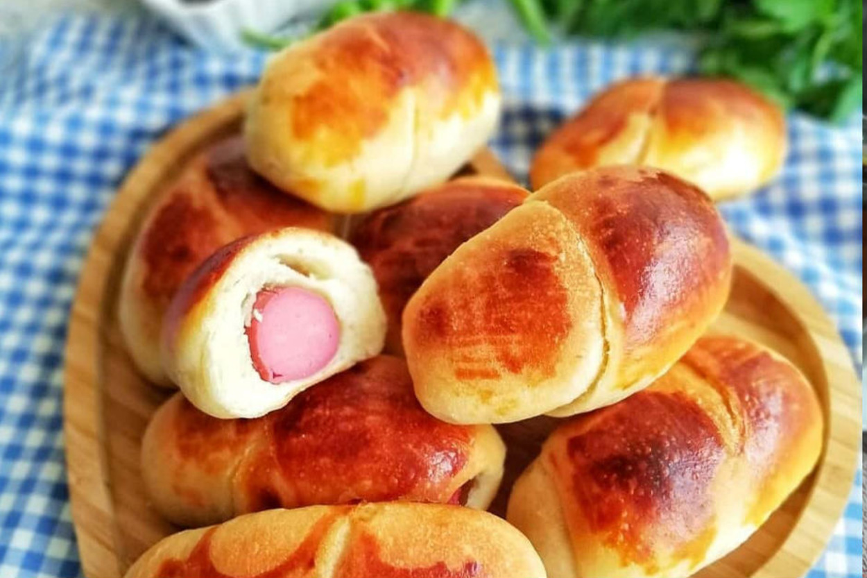 Kahvaltıya, Gün Sofrasına: Sosisli Sarma Poğaça