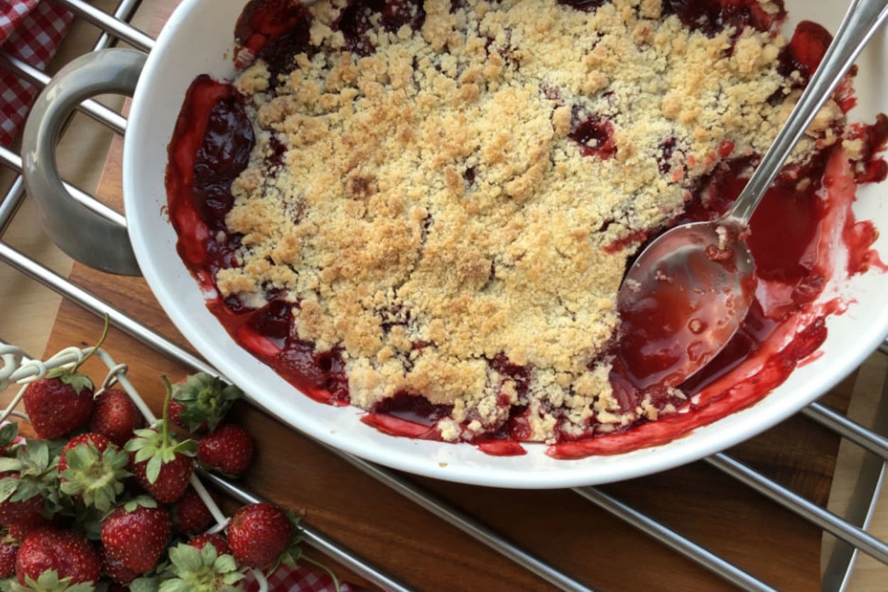 Oldukça Kolay Hazırlanan: Çilekli Crumble