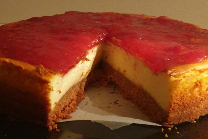 Çilekli Cheesecake Tarifi