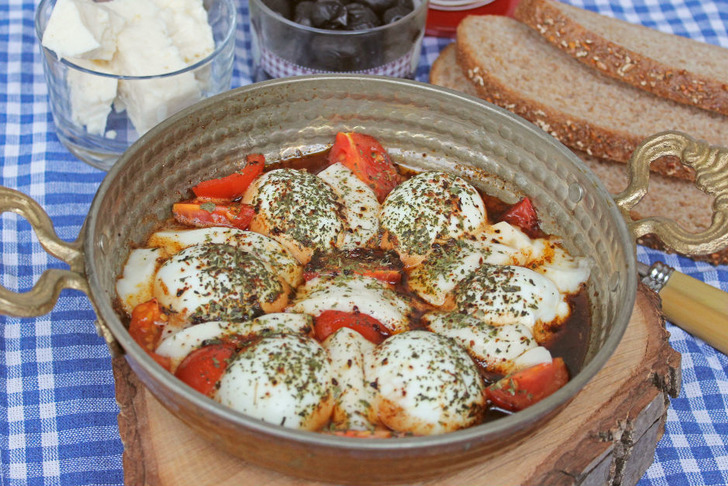 Hellimli Yumurta Kapama Tarifi
