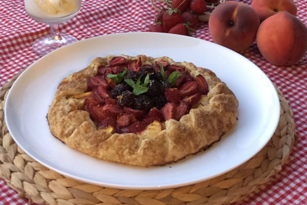Her Hali Lezzet Dolu: Meyveli Galette
