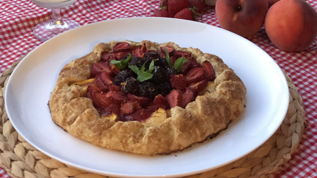 Her Hali Lezzet Dolu: Meyveli Galette