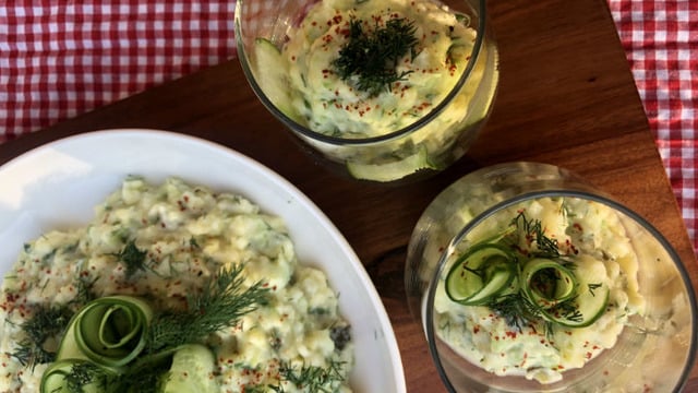 Pratik Lezzet: Salatalıklı Patates Salatası