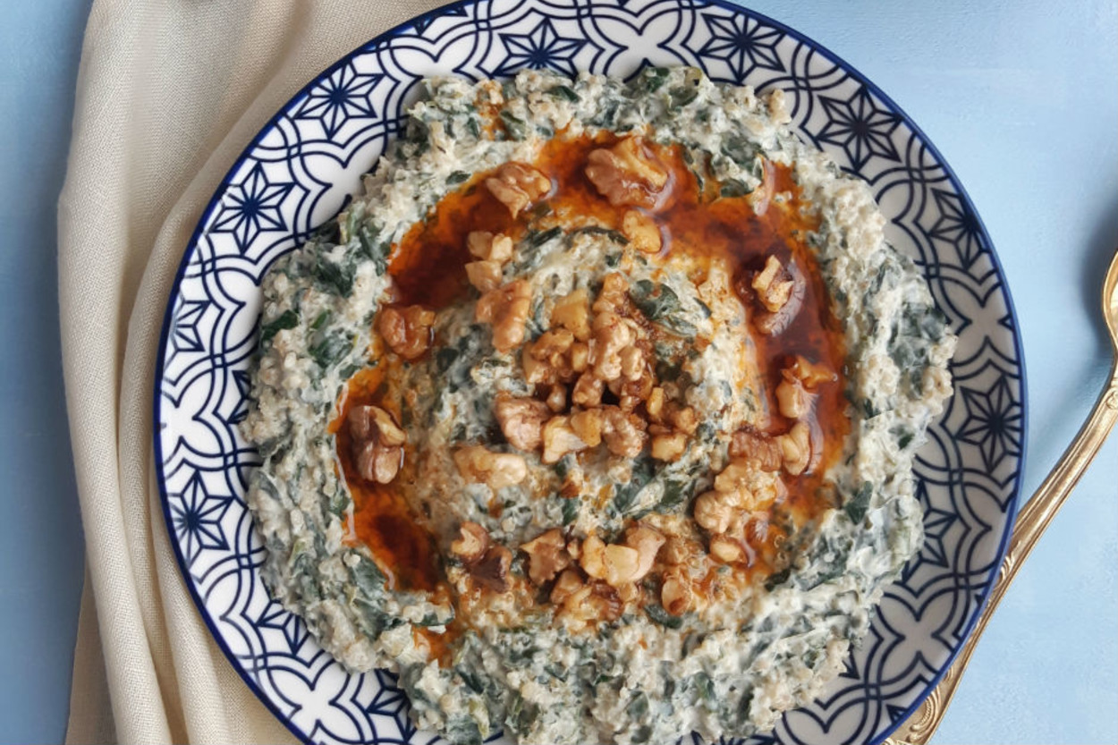 Her Yemeğin Yanına: Kinoalı Ispanaklı Meze