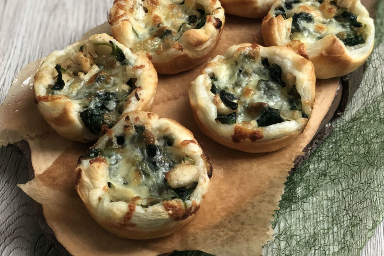Börek Tadında: Ispanaklı Milföy Çanakları