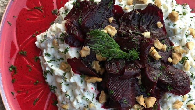 Bir Kaşık Daha: Pancarlı Yeşil Elmalı Kereviz