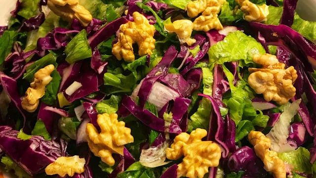 Etin, Balığın Yanına: Mor Lahana Salatası