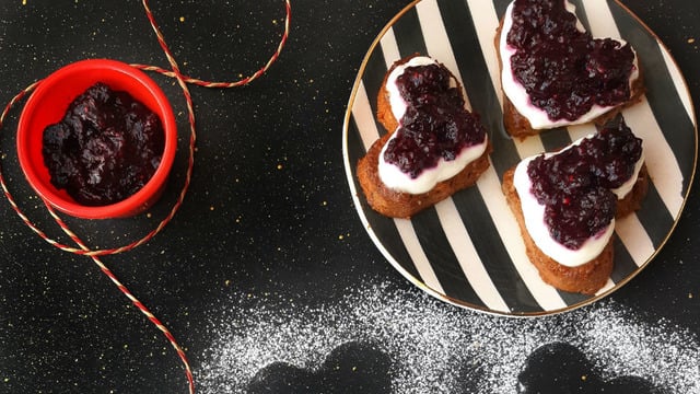 Şaşırtın Onları: Tatlı Ekşi Mini Cheesecake