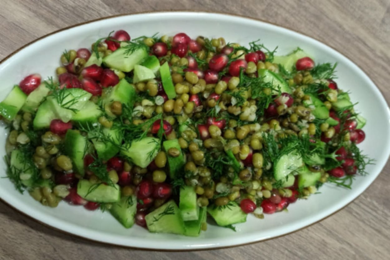 Tek Başına Doyurur: Maş Fasulyesi Salatası