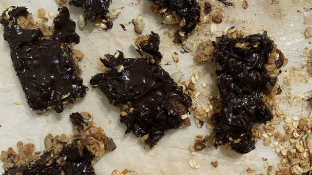 Listelerin Vazgeçilmezi: Pratik Granola Bar