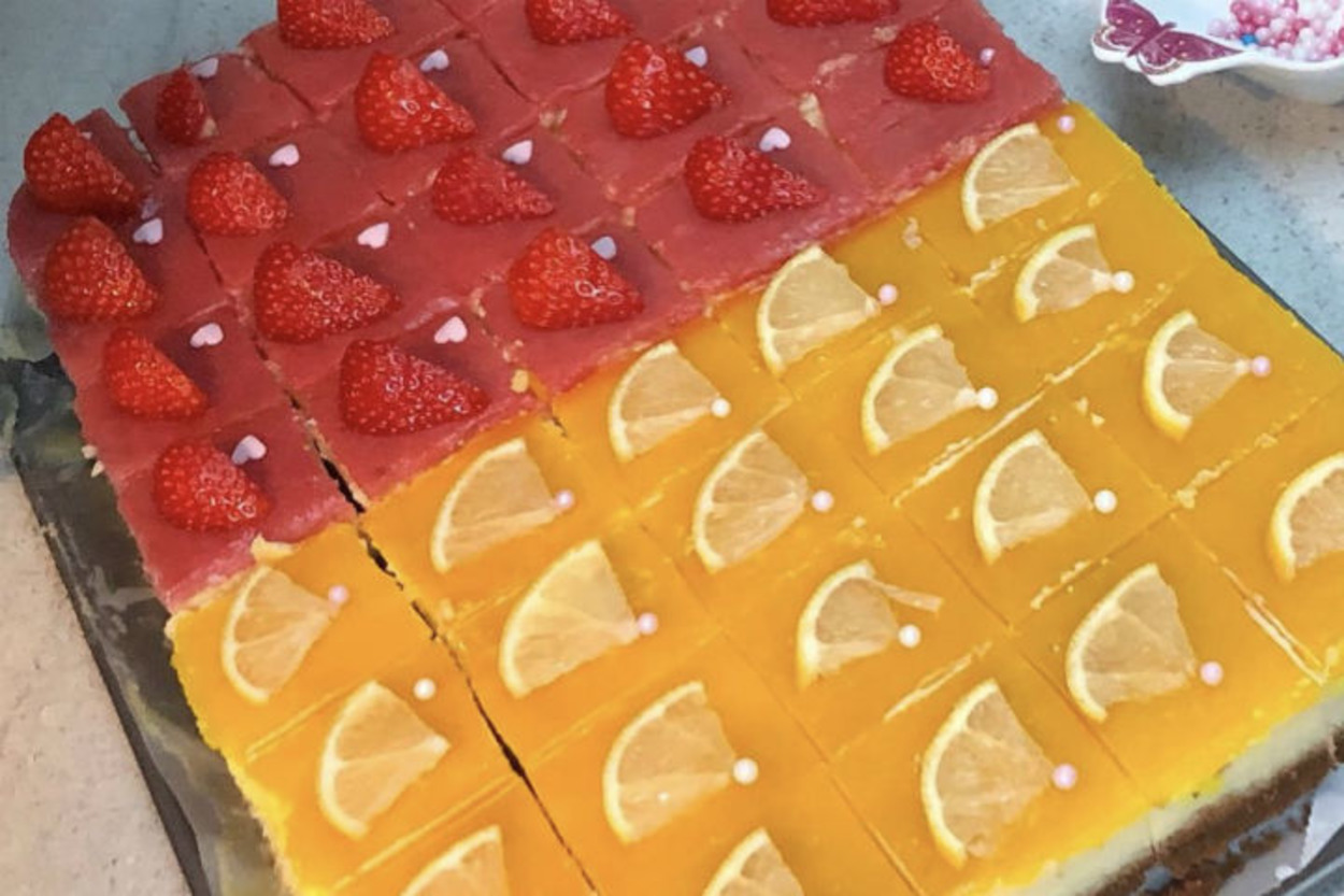 Üç Katmanlı: Meyveli Cheesecake