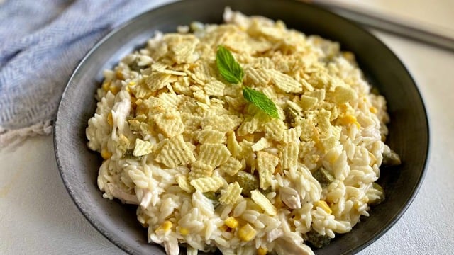 Arpa Şehriye Bonusuyla: Tavuklu Cipsli Salata