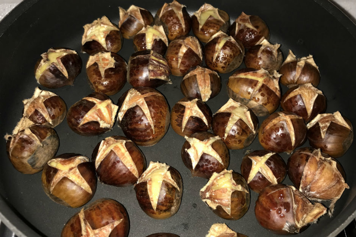 Sobada Pişmiş Gibi: Teflon Tavada Kestane