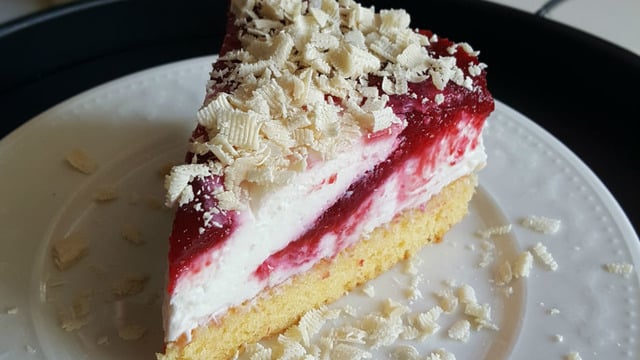 Çayın Yanına Yakışan: Kolay Vişneli Cheesecake